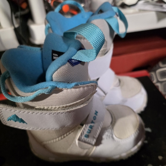burton kid snowboard boots Mini Grom - Kids' The super Burton Kids Grom BOA Snowboard